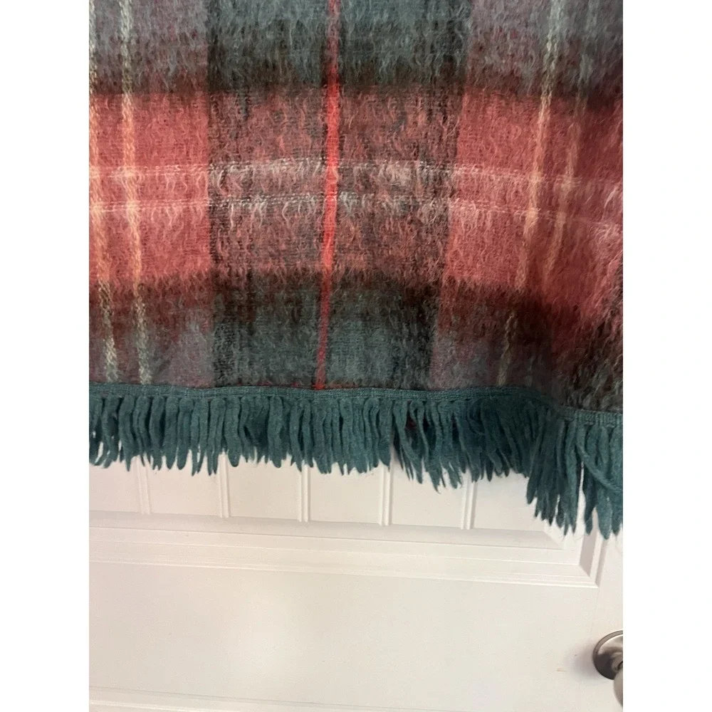 Andrew Stewart‎ Vintage Cape Poncho in Wool & Mohair Woven in Scotland Plaid 319